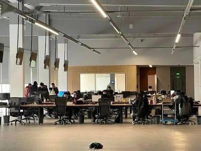 鄭州迎來(lái)無(wú)人駕駛出租車 軟件開發(fā)的創(chuàng)新驅(qū)動(dòng)